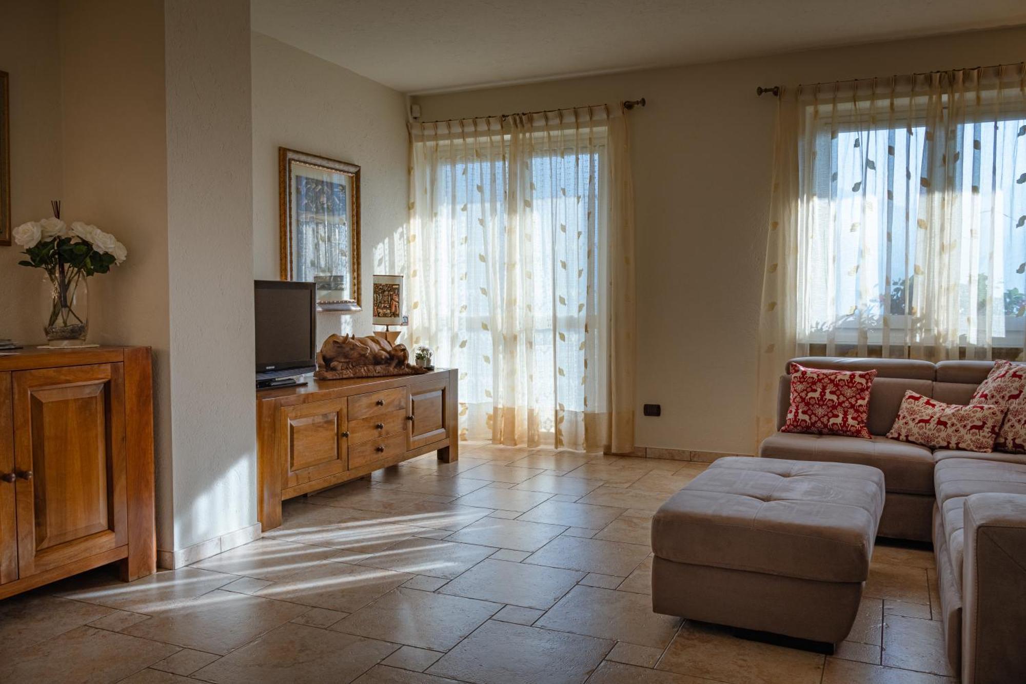 Mara - - 200 Mq - Wifi - Jacuzzi - Parcheggio - Giardino Aosta