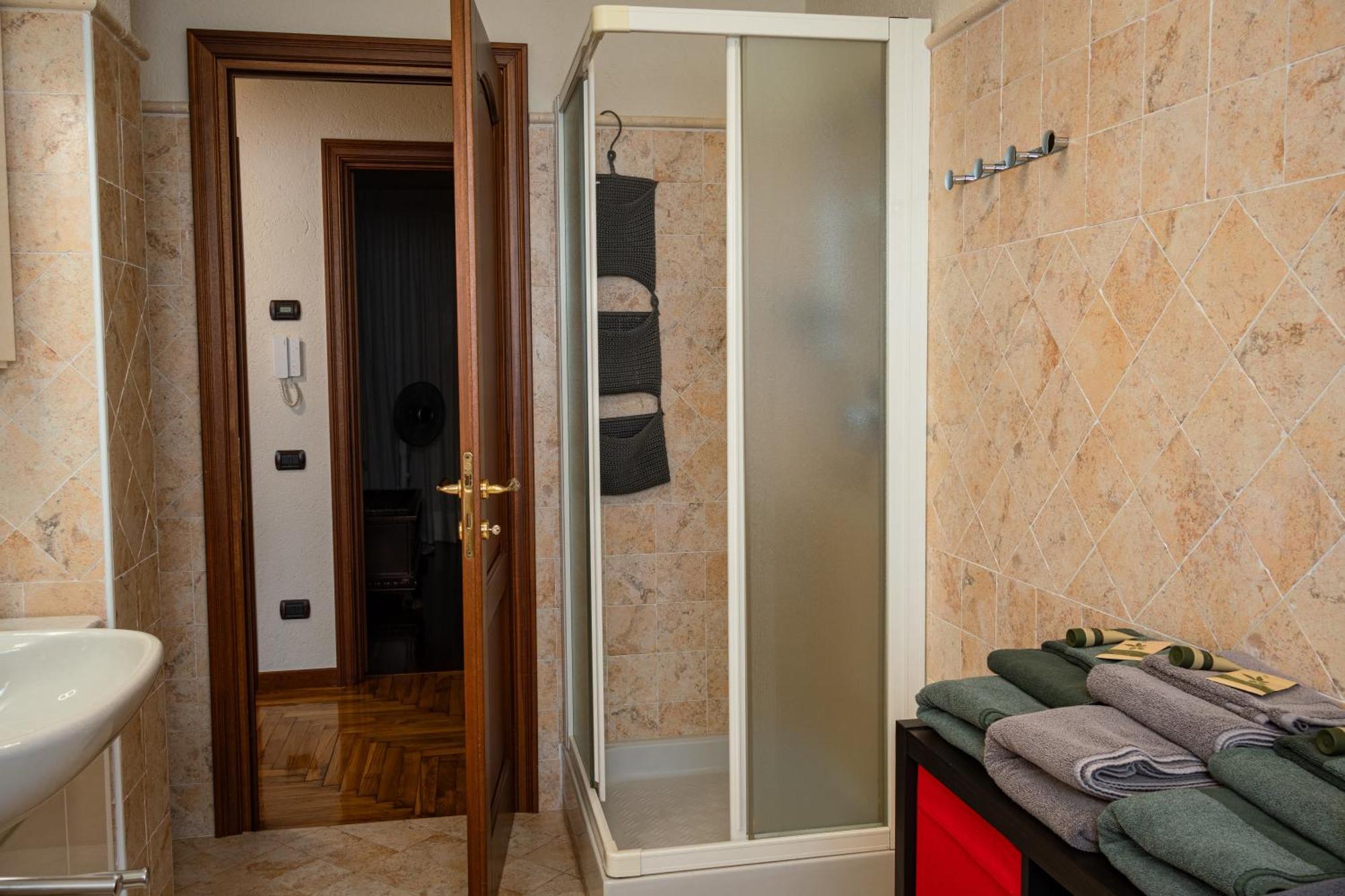 Apartment Mara - - 200 Mq - Wifi - Jacuzzi - Parcheggio - Giardino *